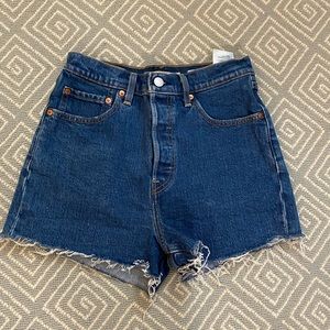 Levi’s Premium Ribcage Shorts - Size 28